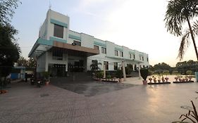 Laxmi Lawn And Resort Lucknow