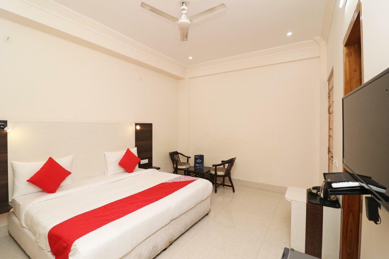 Oyo 33387 Laxmi Lawn And Resort Suite Lucknow Exterior photo