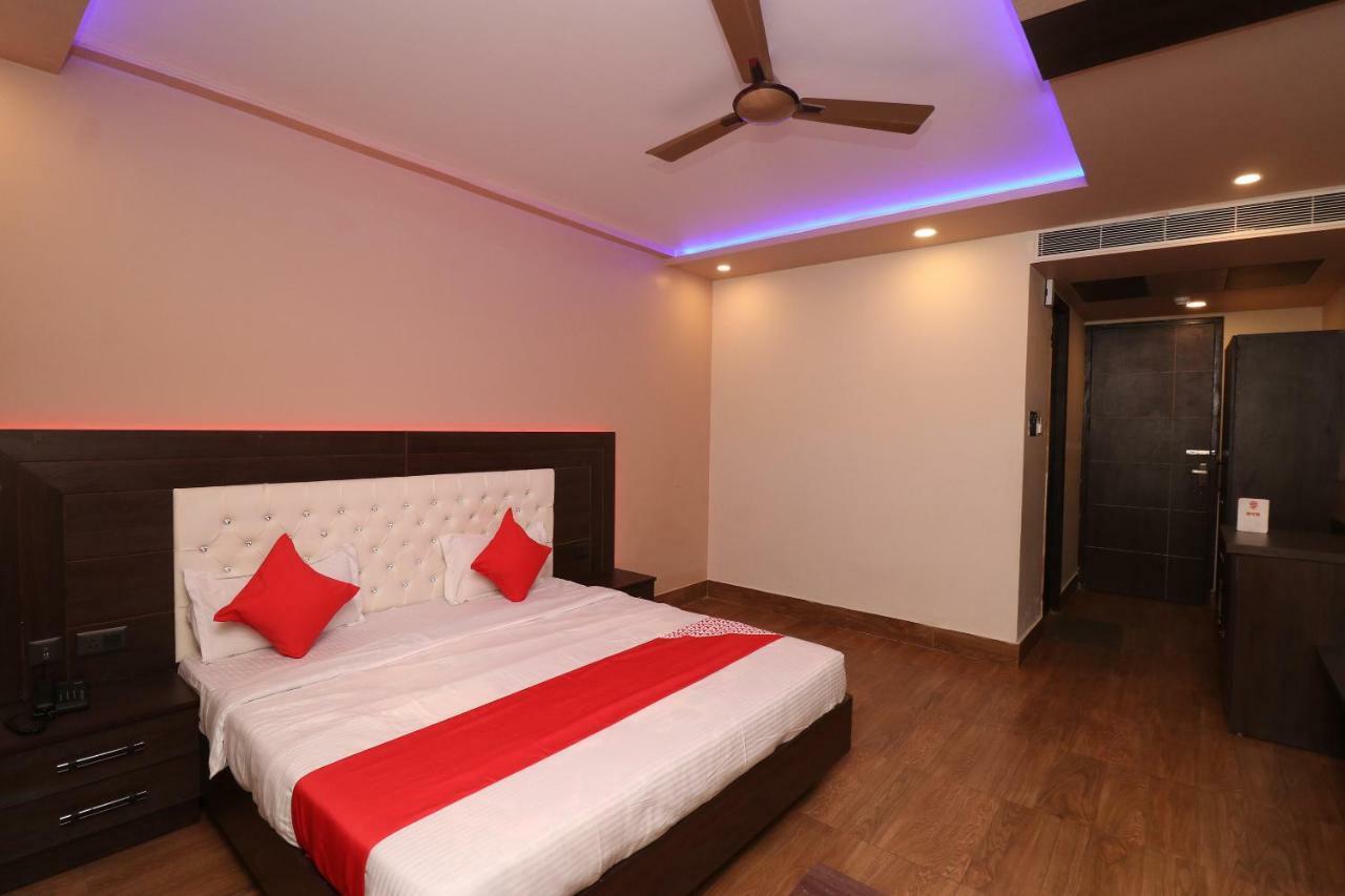 Oyo 33387 Laxmi Lawn And Resort Suite Lucknow Exterior photo