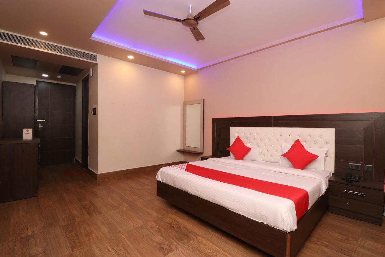 Oyo 33387 Laxmi Lawn And Resort Suite Lucknow Exterior photo