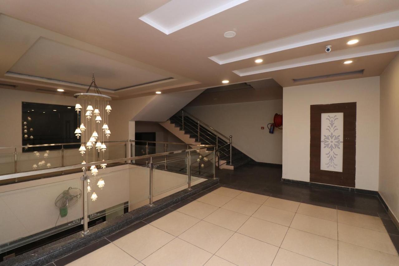 Oyo 33387 Laxmi Lawn And Resort Suite Lucknow Exterior photo