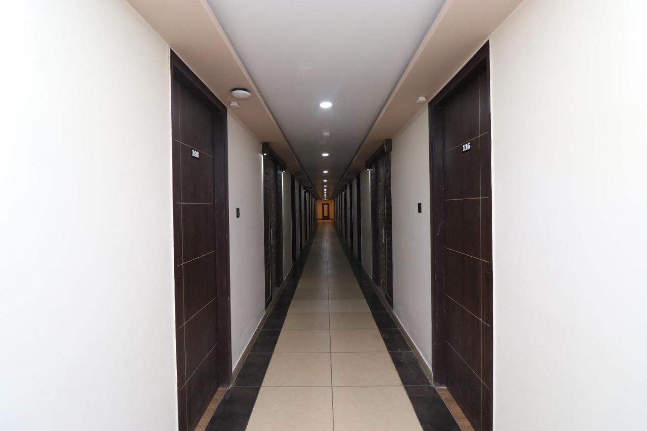Oyo 33387 Laxmi Lawn And Resort Suite Lucknow Exterior photo